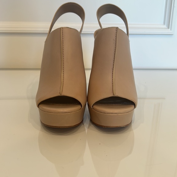 Nude BCBG Maxazaria Nude Leather Heels Size 7.5 Medium - Picture 3 of 7